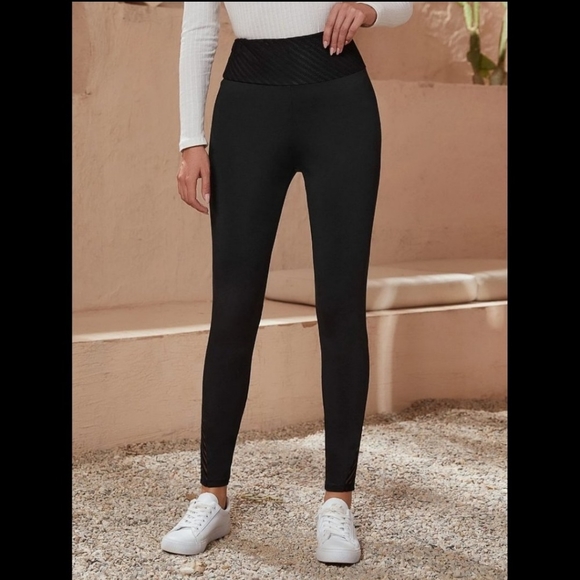 NEW High Rise Mesh Leggings 💞 - Picture 7 of 10